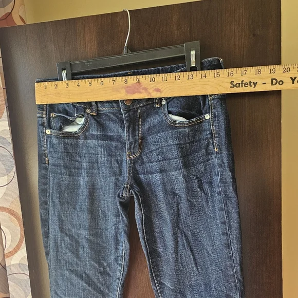 American Eagle Artistic Crop Blue Denim Jeans - Picture 5 of 9